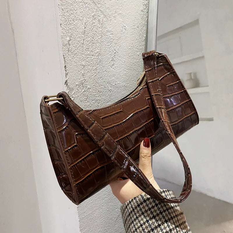 Bolsa Feminina de Ombro com Estampa Croco