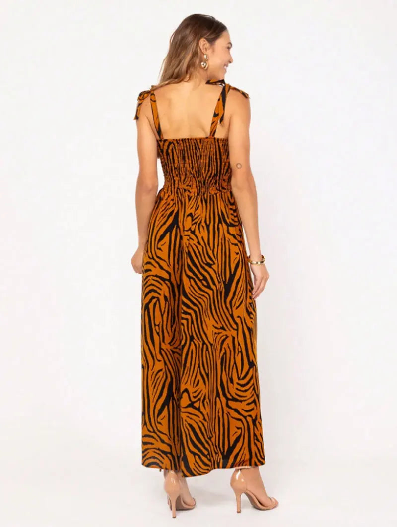 Macacão Feminino Plus Size com Estampa de Onça