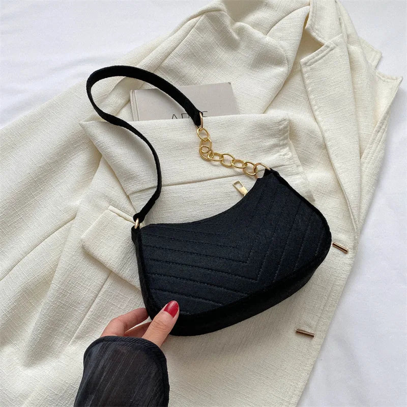 Bolsa Feminina Meia-Lua Pequena