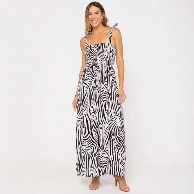 Macacão Feminino Plus Size com Estampa de Onça