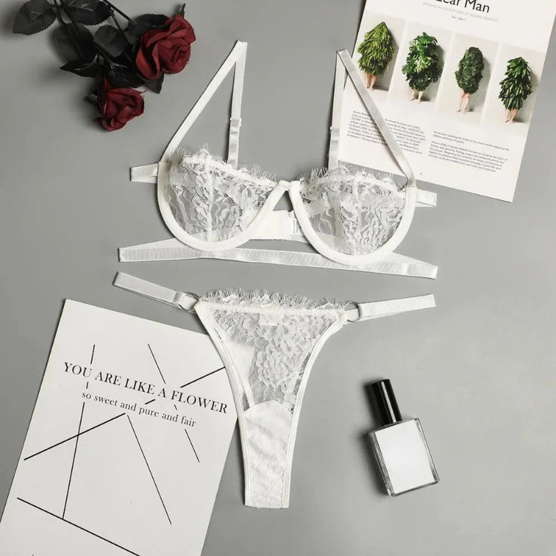 Conjunto de Lingerie Feminina em Renda Delicada